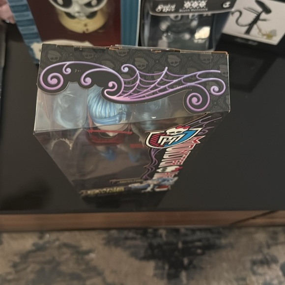 BNIB Monster High Ghoulia Yelps Scaris City of Frights 2012 NRFB - Picture 2 of 6